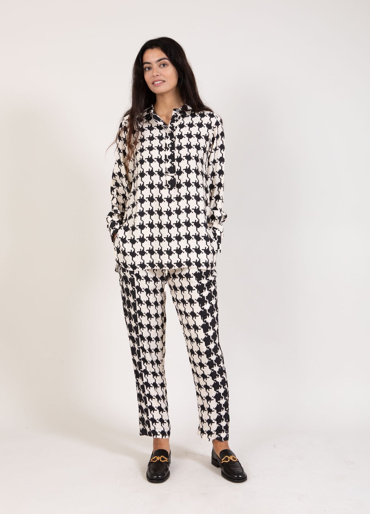 Coster Copenhagen BYXA I HOUNDSTOOTH-TRYCK - STELLA FIT Pants Houndstooth mix print - 901