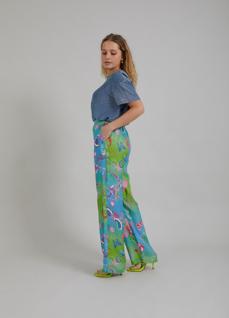 Coster Copenhagen  BYXOR M. GAME ON-TRYCK - SILLE-PASSFORM Pants Game on print - 901