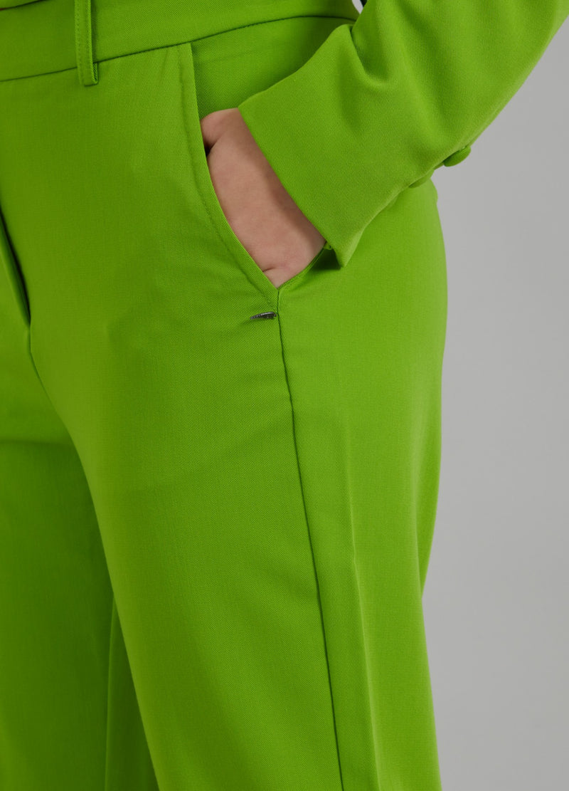 Coster Copenhagen  BYXOR M. VANLIGA BEN - STELLA-PASSFORM Pants Flashy green - 459