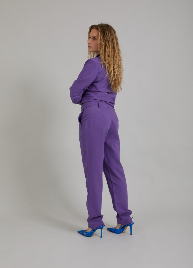 Coster Copenhagen  BYXOR M. VANLIGA BEN - STELLA-PASSFORM Pants Warm purple - 846