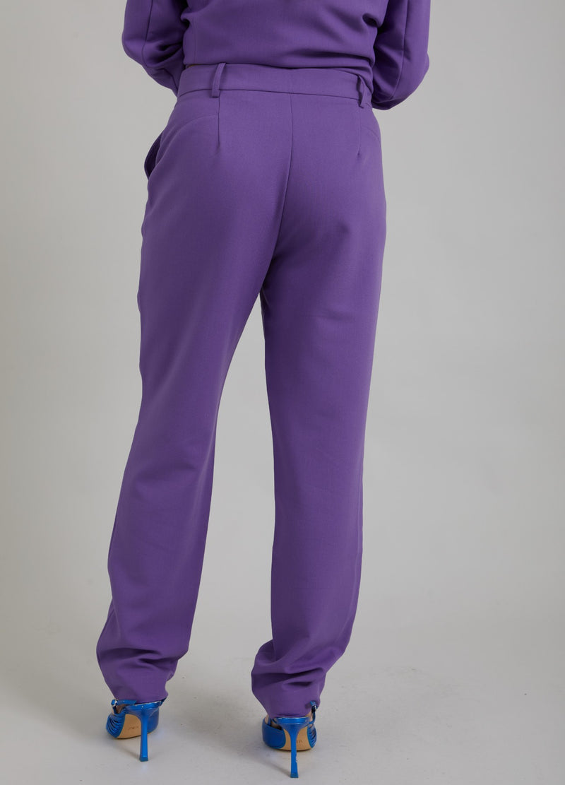 Coster Copenhagen  BYXOR M. VANLIGA BEN - STELLA-PASSFORM Pants Warm purple - 846