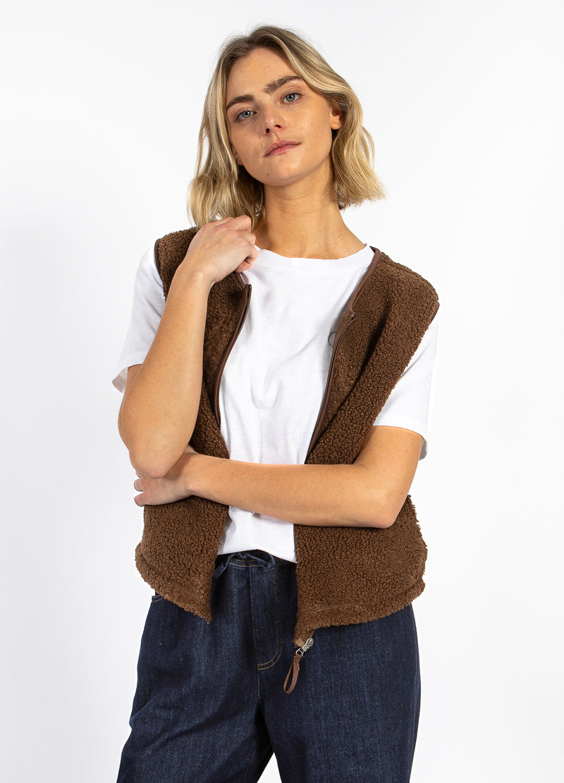 CC Heart CC HEART JAMIE FLEECE VÄST Vest Chocolate brown - 349