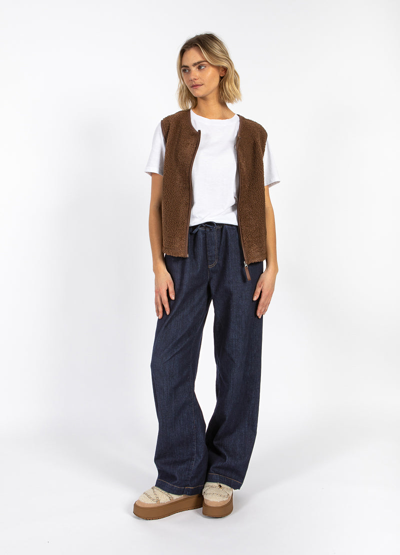 CC Heart CC HEART JAMIE FLEECE VÄST Vest Chocolate brown - 349