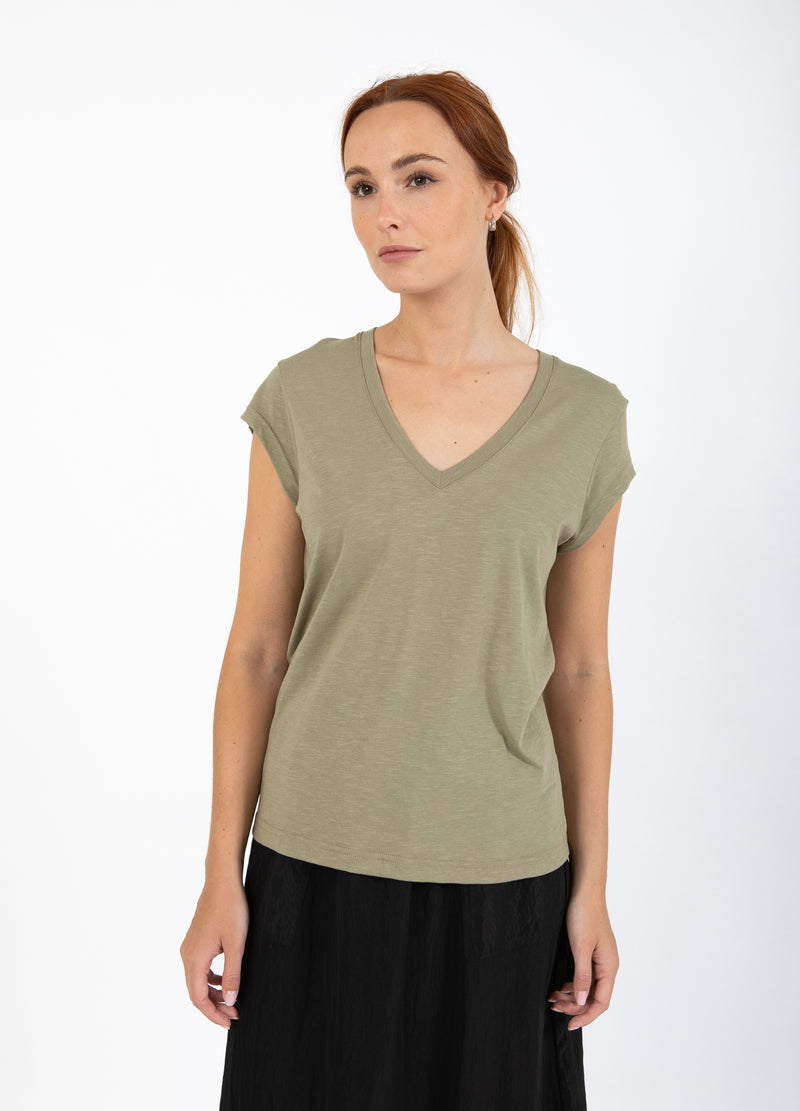 CC Heart CC HEART T-SHIRT MED V-HALT T-Shirt Dusty olive - 479