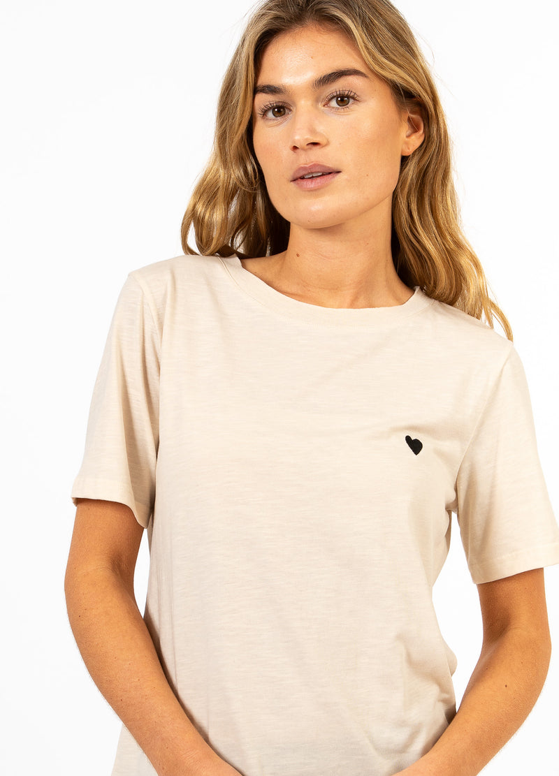 CC Heart CC HJÄRTA KYSS TEE - MELLANÄRMAR T-Shirt Creme - 241