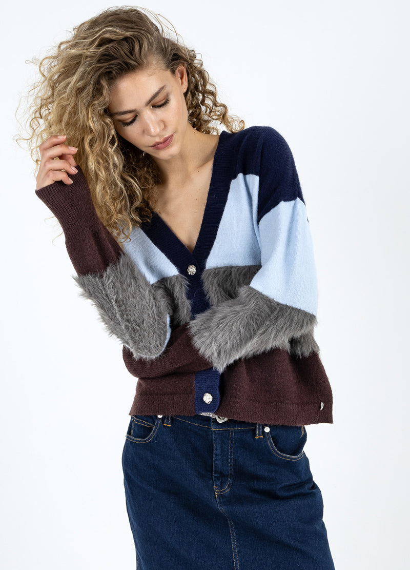 Coster Copenhagen FÄRGGRENSS TRÖJA MED FLUFFIGA ÄRMAR Knitwear Mix - 999
