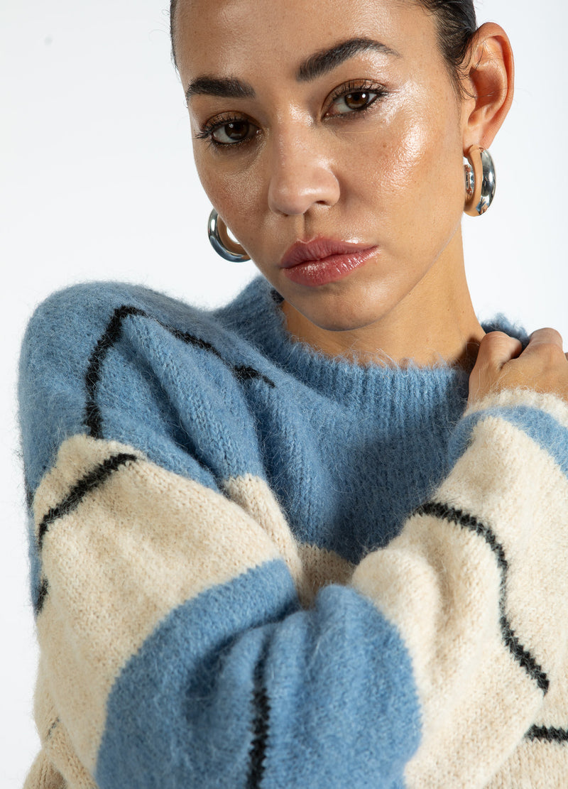 Coster Copenhagen FLUFFIG RANDIG STICKAD Knitwear Blue/creme stripe - 589