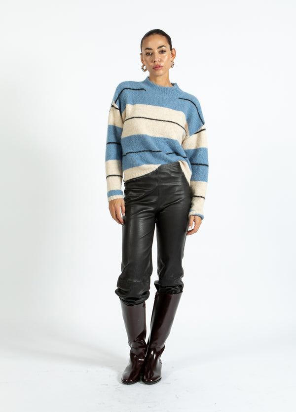Coster Copenhagen FLUFFIG RANDIG STICKAD Knitwear Blue/creme stripe - 589