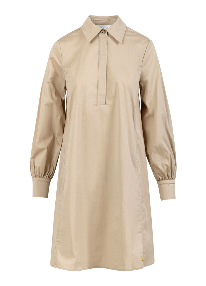 Coster Copenhagen KLÄNNING MED VOLYMSKÄRMAR Dress Desert sand - 329