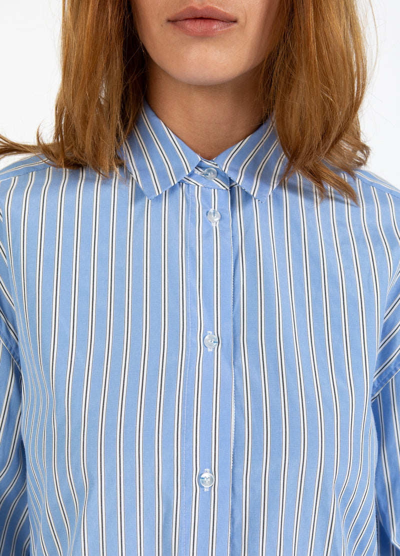 Coster Copenhagen SKJORTKLÄNNING MED DEKONSTRUERADE ÄRMAR Dress Ice blue/white stripe - 589