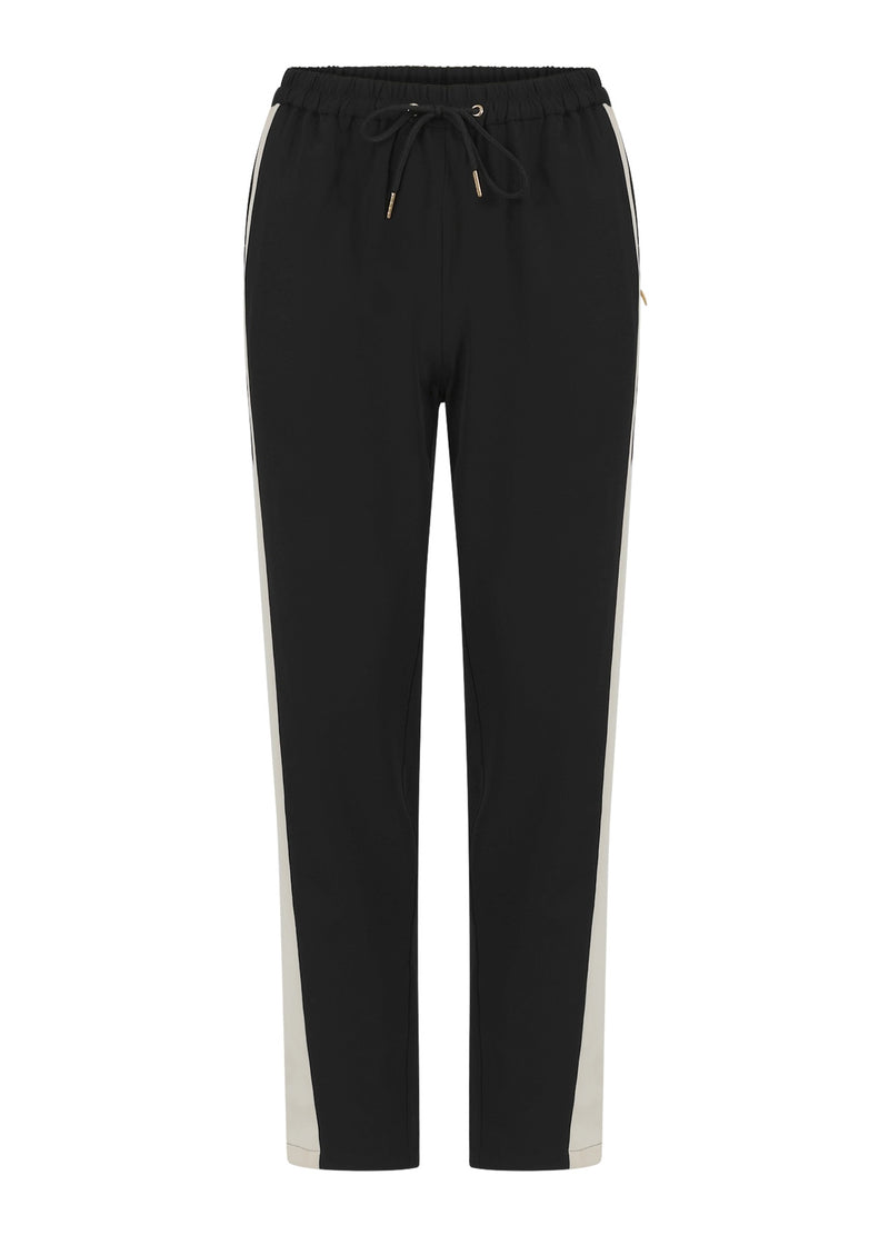 Coster Copenhagen SPORTIGA BYXOR MED SIDOPANEL - SILLE PASSFORM Pants Creme / black - 177