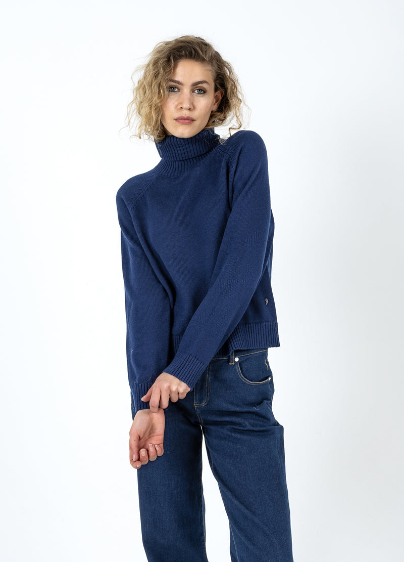 Coster Copenhagen STICKAD MED HÖG HALS I BOMULL Knitwear Eclipse blue - 555