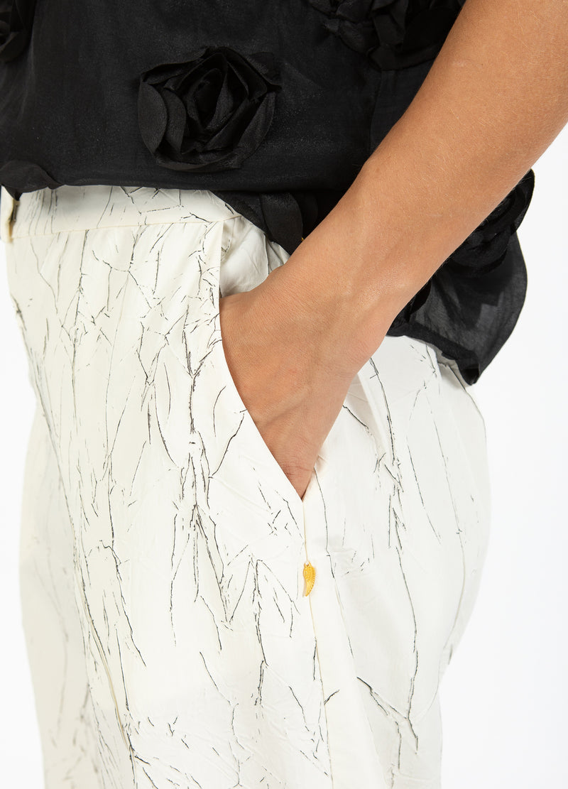 Coster Copenhagen VECKAD KOSTYMBYXOR - PETRA PASSFORM Pants Creme/black crinkle - 937
